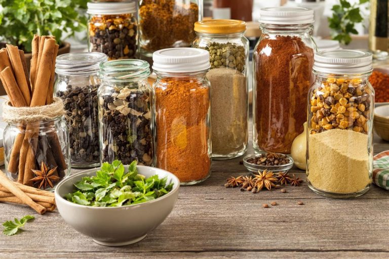 Avant de cuisiner, faites toujours ce test simple pour savoir si vos épices sont toujours bonnes